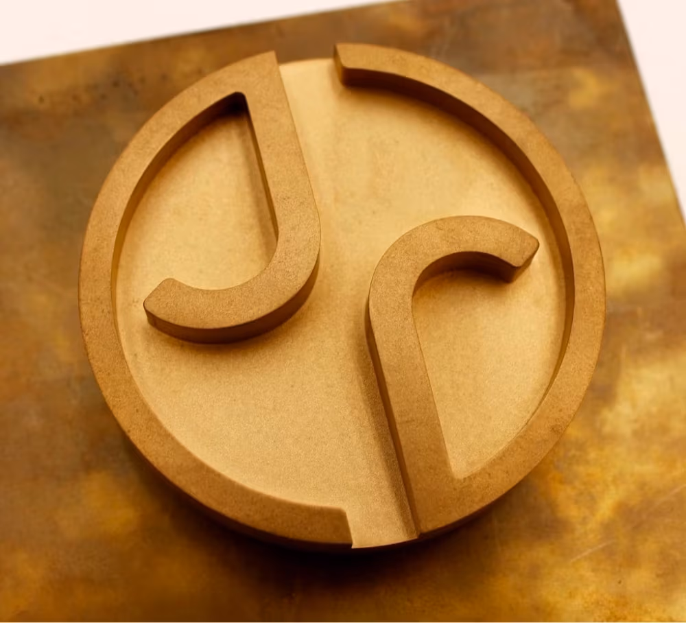 Nowe logo Jaguar - emblemat