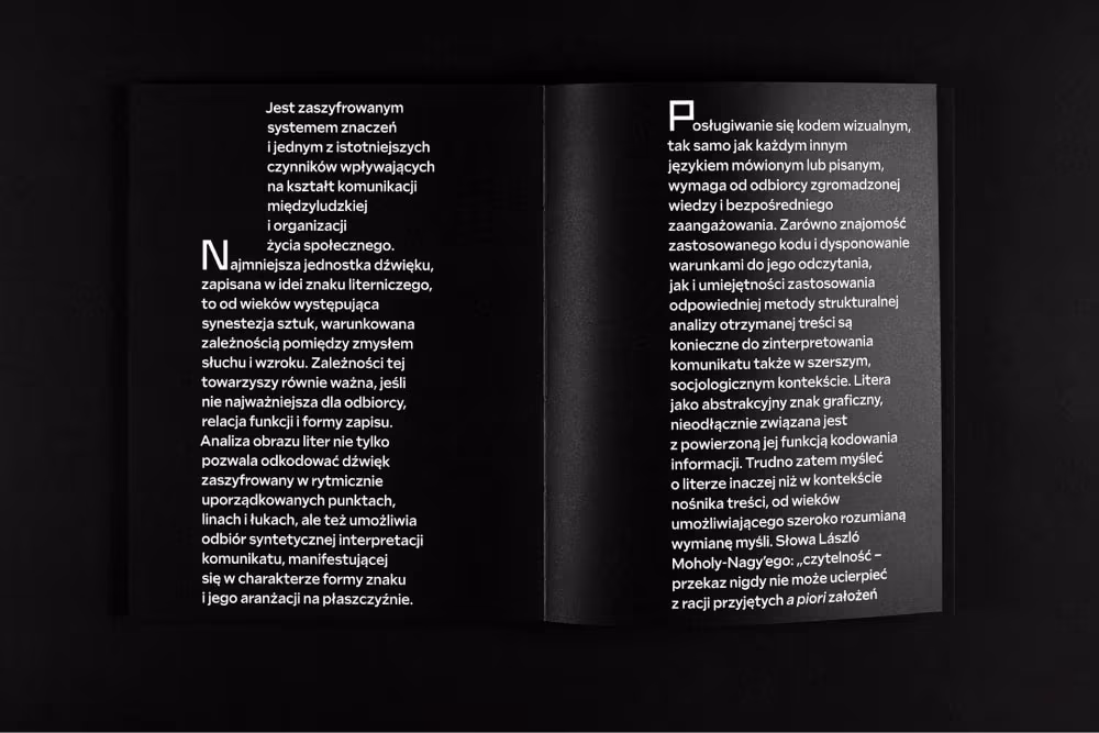 Dychotomia funkcji i formy w projektowaniu graficznym w oparciu o działania typograficzne i liternicze