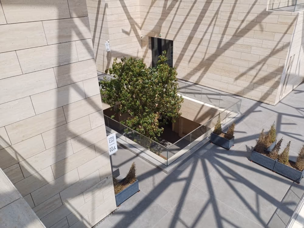 System informacji wizualnej autorstwa Blank Studio