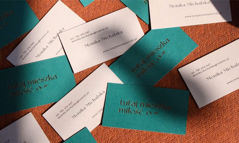 Tutaj Mieszka Miłość Identyfikacja wizualna