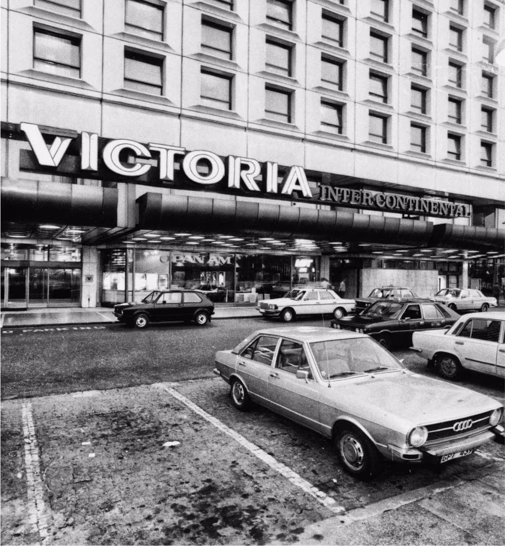 Neon Hotelu Victoria w Warszawie
