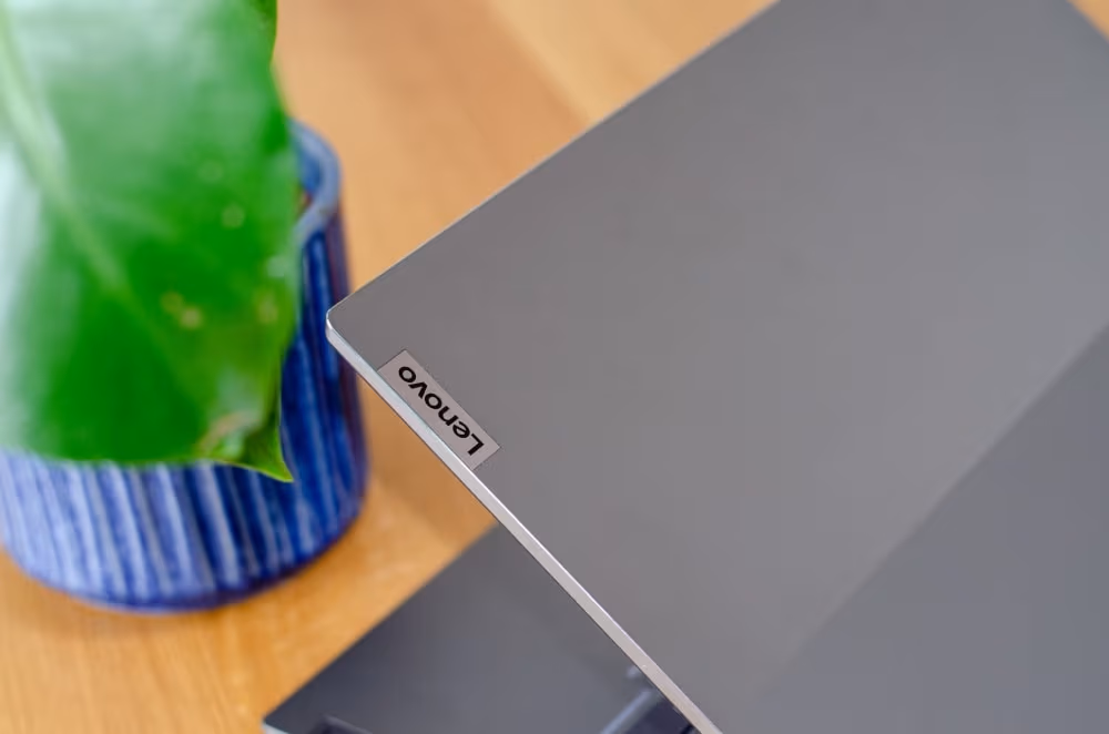 Notebook ThinkBook 16p 2. generacji i ThinkVision M14