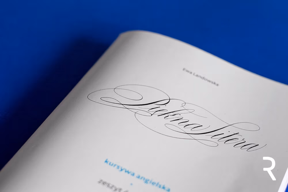 Recenzja zeszytu ćwiczeń do kaligrafii „Piękna Litera. Copperplate script”