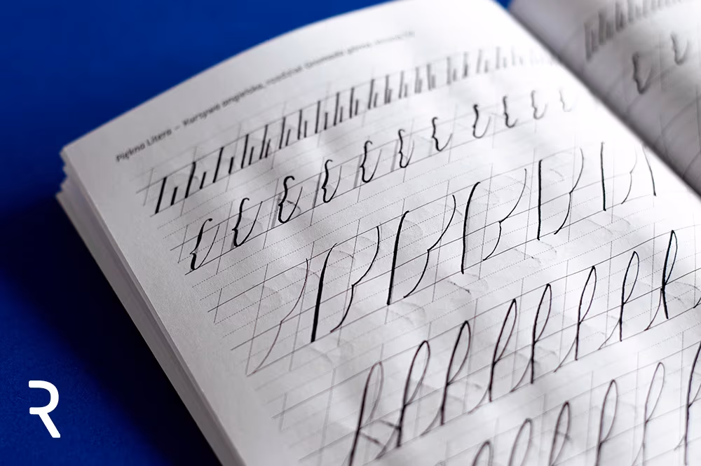 Recenzja zeszytu ćwiczeń do kaligrafii „Piękna Litera. Copperplate script”