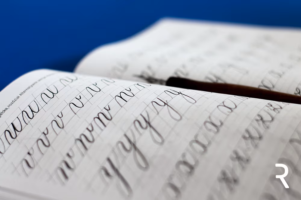 Recenzja zeszytu ćwiczeń do kaligrafii „Piękna Litera. Copperplate script”