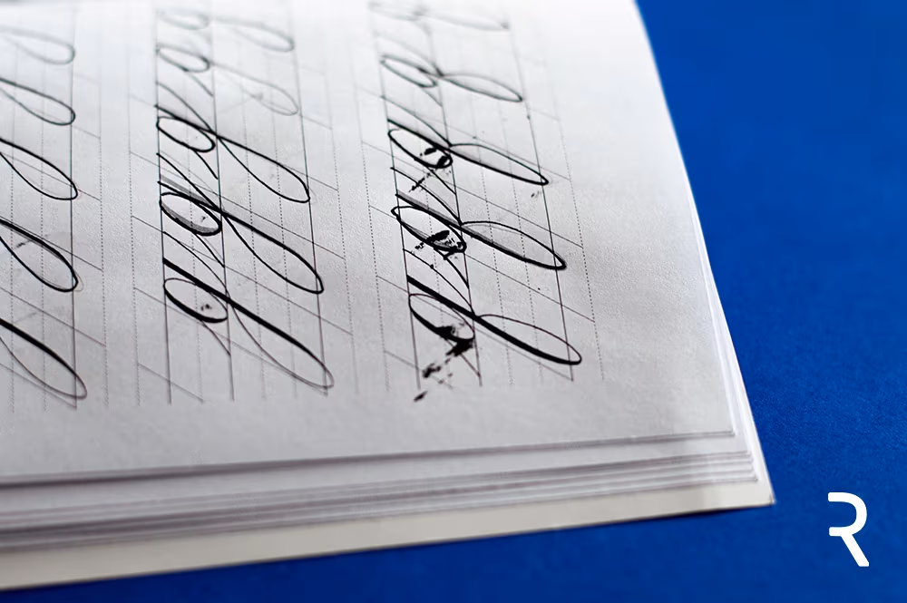 Recenzja zeszytu ćwiczeń do kaligrafii „Piękna Litera. Copperplate script”