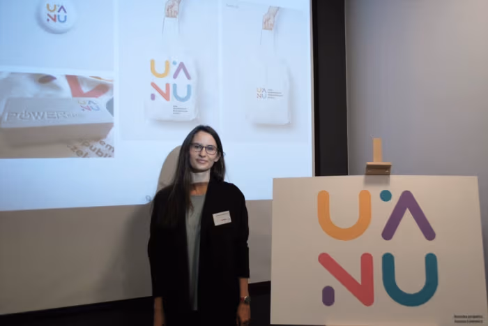 Projekt-logo-UANUW-autorstwa-Joanny-Lisiewicz