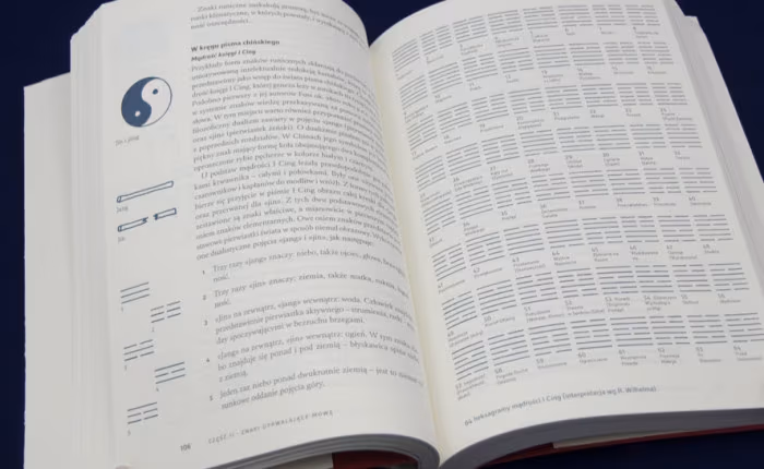 czlowiek-i-jego-znaki-adrian-frutiger-recenzja-05