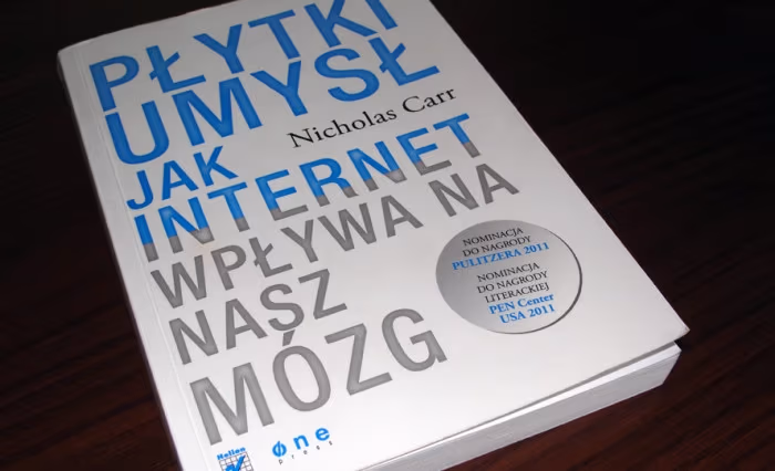 Płytki-umysł.-Jak-internet-wpływa-na-nasz-mózg-1