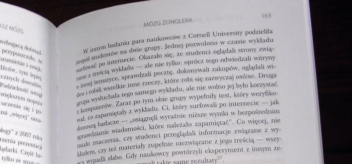 Płytki-umysł.-Jak-internet-wpływa-na-nasz-mózg-4