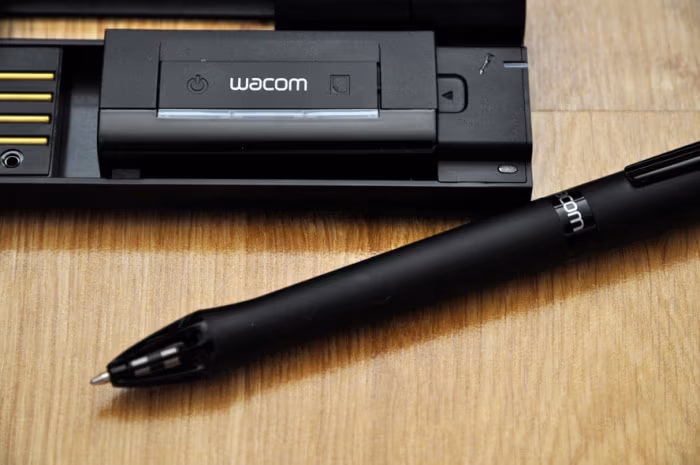 Piórko-Wacom-Inkling-wraz-z-etui