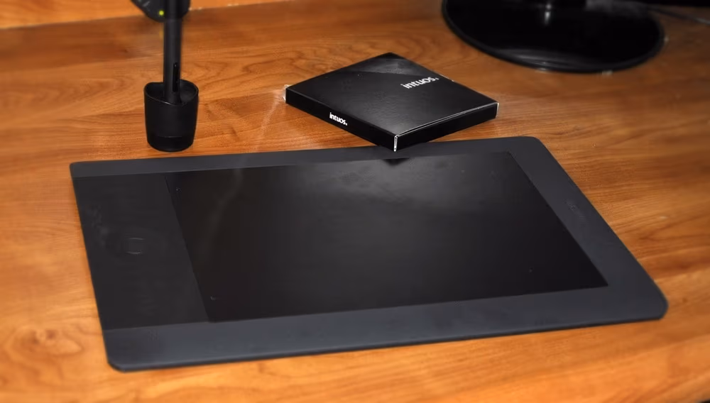 Tablet Intuos5 na moim biurku